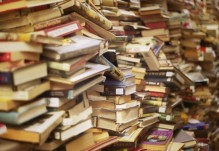 Через тернии на полку: как вузовским библиотекам собрать книги с выпускников
