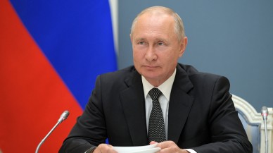 Путин поручил проверить финансовое состояние вузов