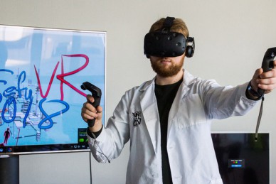 ДВФУ начинает подготовку VR-волонтеров