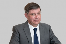 Точность — машине, замысел — человеку