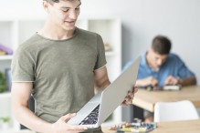 Минобрнауки и фонд "Вклад в будущее" будут привлекать молодежь в сферу ИИ